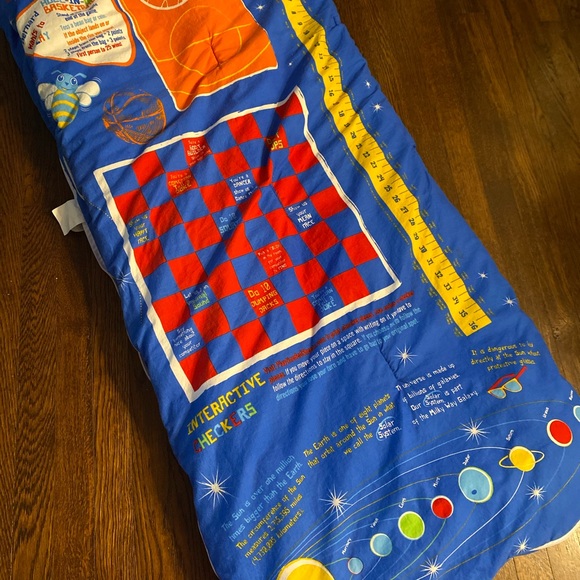 🟩Vintage playtime games/science facts kid’s sleeping bag🟩 - Picture 7 of 14